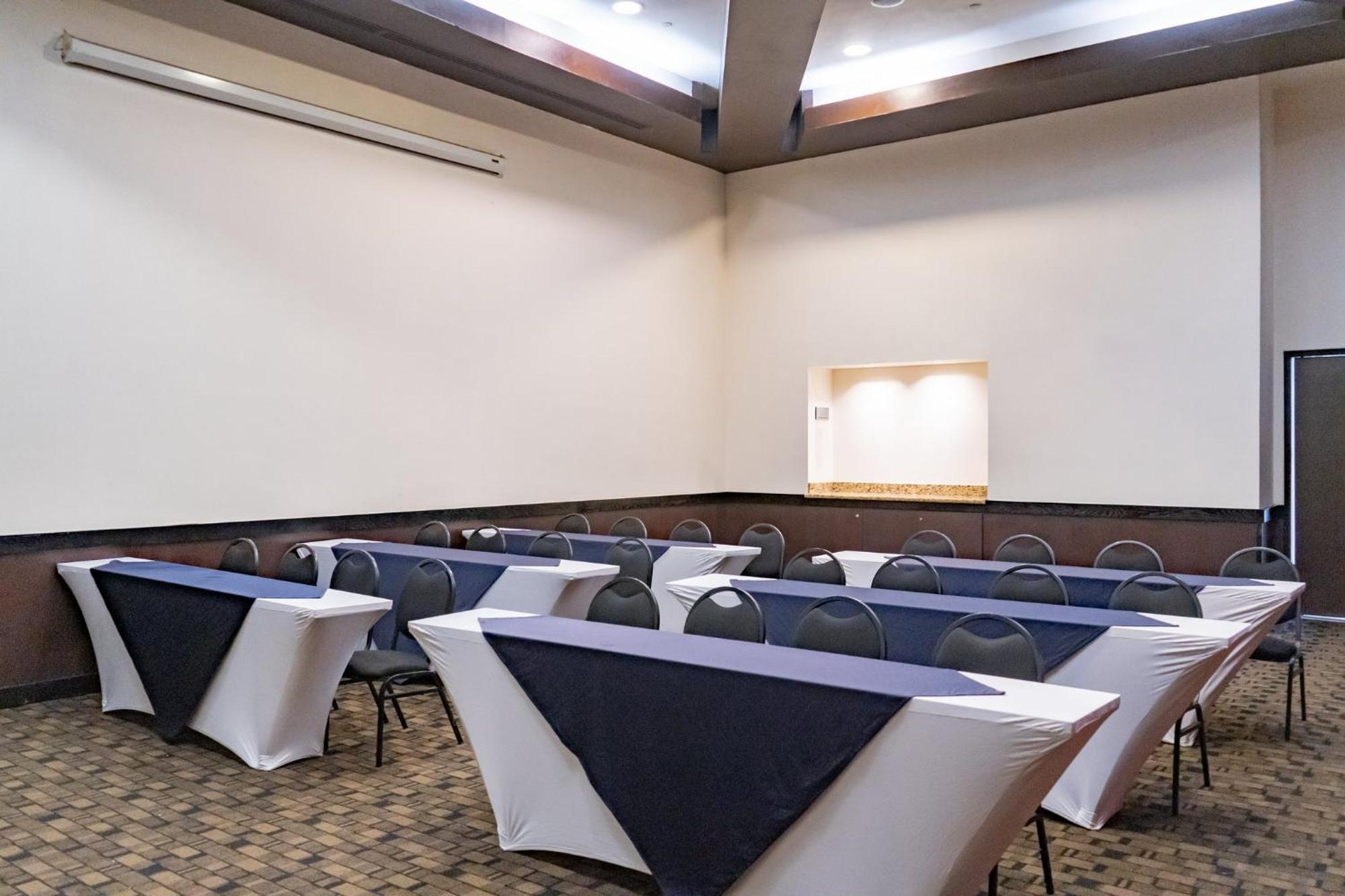 Fiesta Inn Tepic Exterior photo