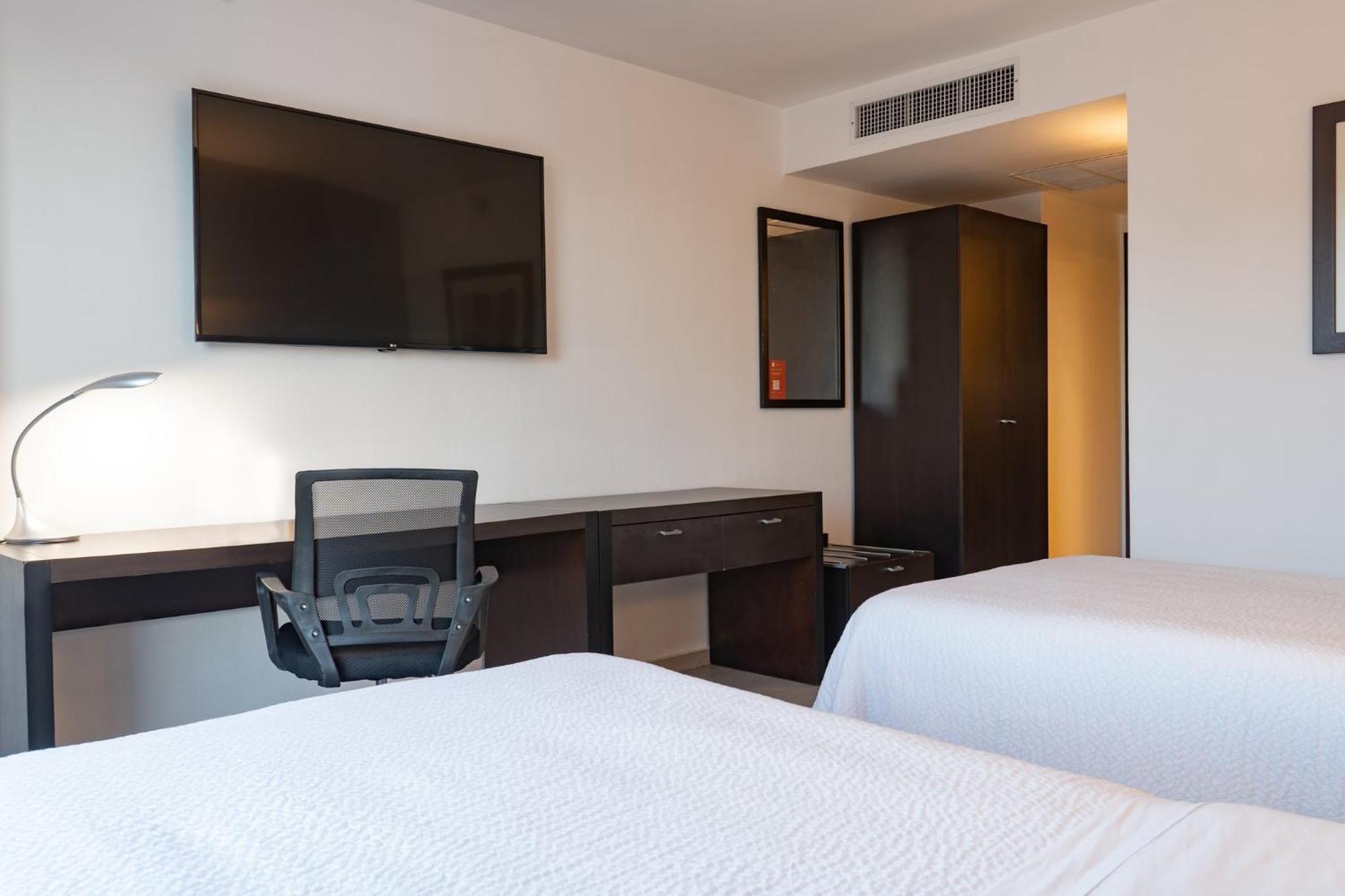 Fiesta Inn Tepic Exterior photo